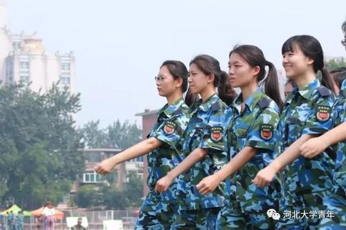 军事训练中的痛苦