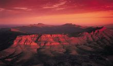 麦克唐纳的红色曲别针