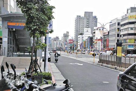 街头看_450字