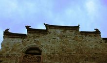 群峰簪笏宅_650字