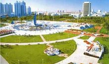 美丽的中心广场_550字