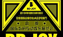 假话在狂欢，真言在躲闪_900字