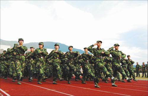 军事训练成分：军事训练口号亮点