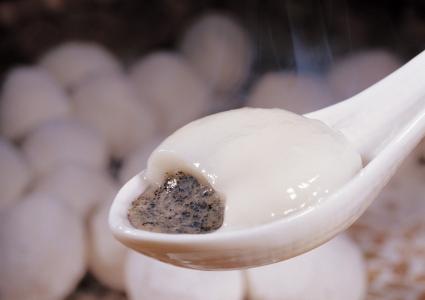 关于灯笼节的好句子吃米圈_3000字