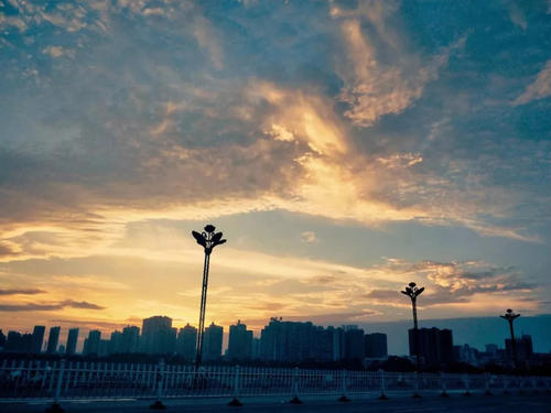 洛阳，雨_2000字