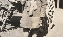 清镜无双影，穷泉有几重。