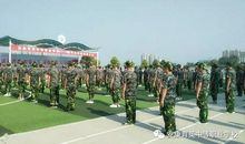 我们在军训中成长_1000字