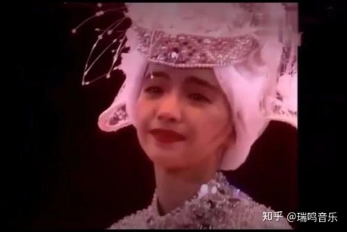 本月有很多钱，我想成为生活中最痛苦的人。