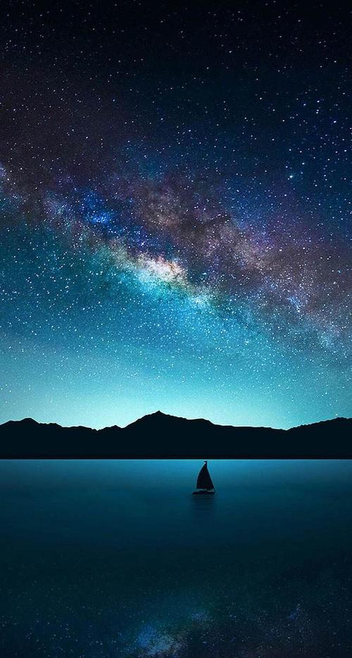 抬头看着星空_650字