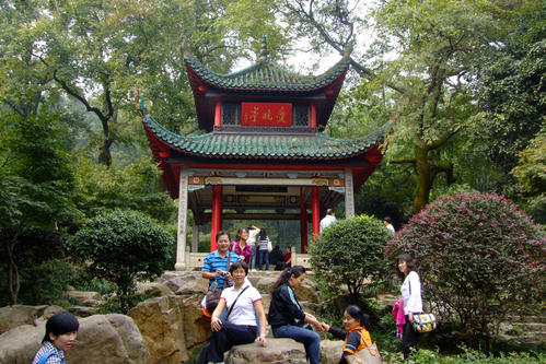 游览人群在Yuechang _1500字
