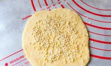 一年级状物作文：芝麻饼_50字