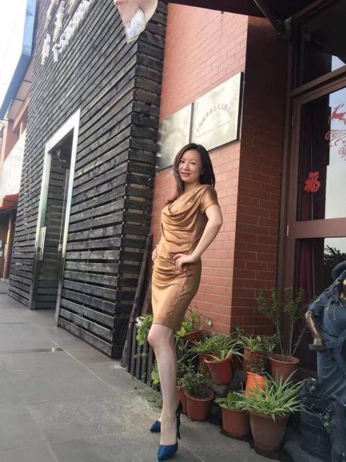 生活自我，绽放浅色_800字