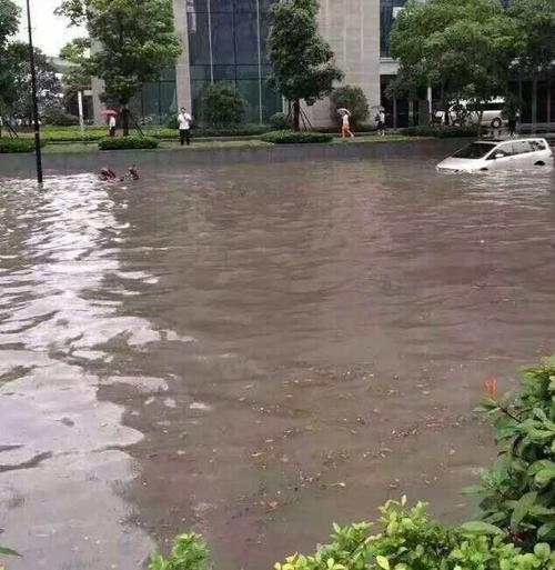 雨攻击_400字