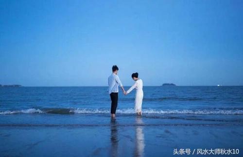 “你还好吗？”早上轩首先打破了这个沉默。