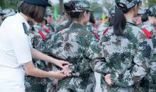 第一天经历的军训_1200字