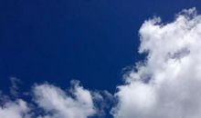 仰望云朵说声想你_2000字