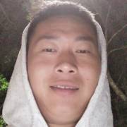 后来，我改变了一个座位。我不再是前后表，但离前面和后桌面不远。不知何故，即使有些距离，我也偏向了她。即使上课，我已经通过了这篇论文，似乎这是我们唯一的时间。我希望如何留下时间，在那一刻，永远不会再去了。