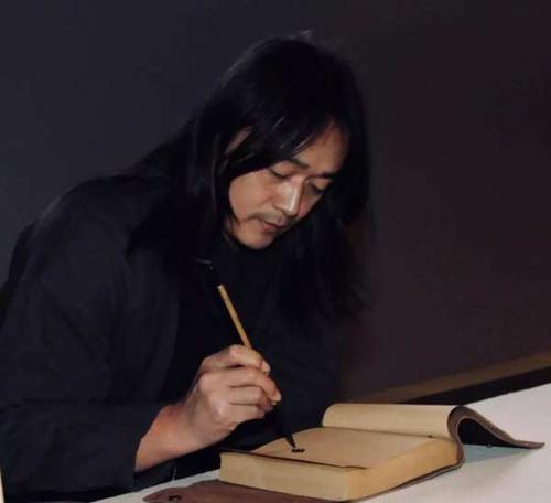 平船将在江南工作，瘦是孤独的。