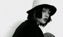 谁怜一片影，相失万重云？