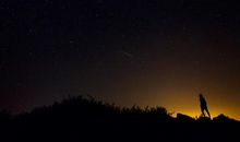 如星子滑过夜空_1000字