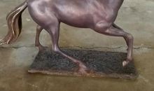 三匹马广场_400字