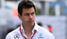 这个世界只存在利用和利益_3000字