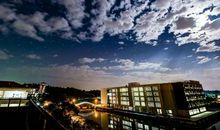 轻踮脚尖，仰望五彩的童年（三）_1500字