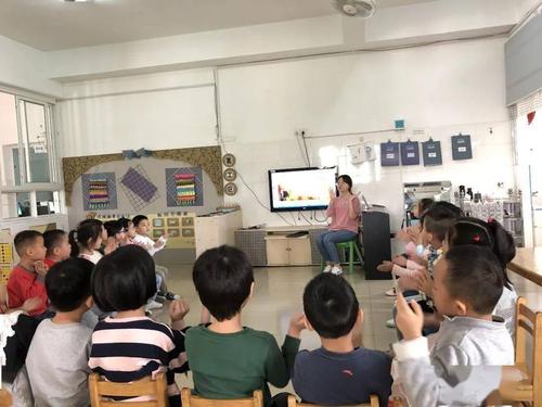 小学生感恩节组成700字：感恩节奶奶 - 背_800字