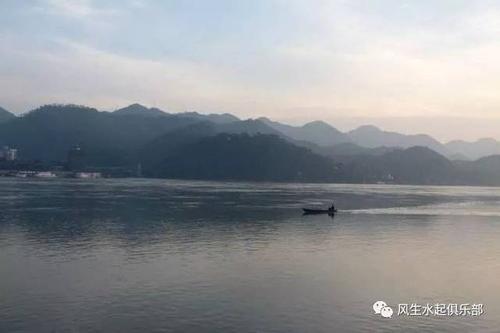 富春河景观世界独特_650字