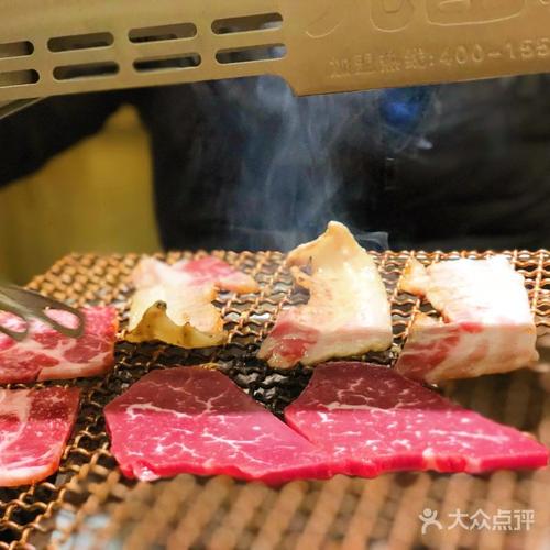 “嘿！......不是......我们......”我哥哥说。