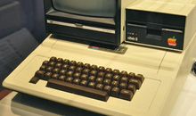 苹果裙的夏天（第二章）_250字