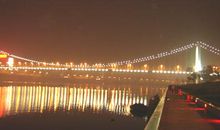 牡丹江边的美丽夜景_1500字