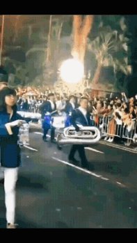 她，悄悄地来了_350字