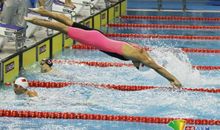 记一场激烈的游泳接力赛_3000字