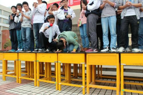 学生的心是一个感恩的老师，长 - 见“心歌”_900字