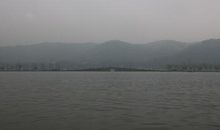 巨型“三潭印月”_400字