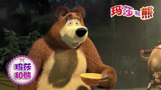 
最后，黑熊弟子去了小瘤的门，它喊道：“打开门，这是小萝卜，让我送小吃。”别墅狩猎狗听到了熊的声音，只是跑到一起赶上黑熊。森林吓坏了，盒子被扔掉了，他呼吸后跑回了他的家。