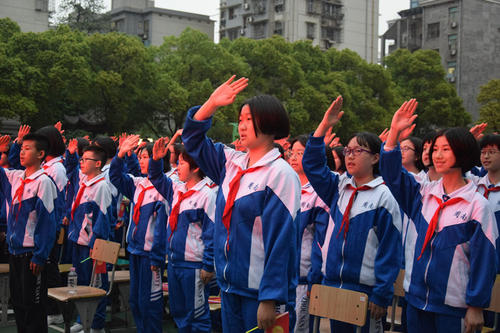 nian nujiao·5月第4岁青年_100字