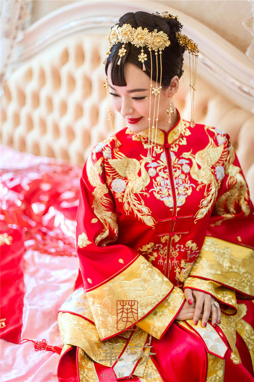 其他人的婚礼衣服_750字