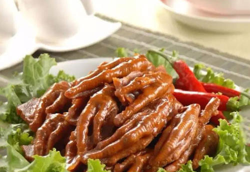 
萧光鸭很乐意处理邮政邮递员的信，然后乐于期待鸭子祖母的回复，你给自己写的是什么？