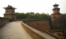 站在城墙下_750字