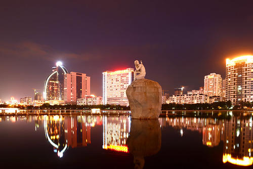 白拓州的美女_500字