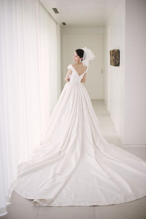 名人故事：潘石屹的“蓝海战略”_3000字