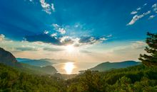 山上升起的朝阳_600字