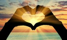 06年中考满分作文系列34―家：每个人心中的阳光_600字