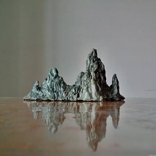 西连华山，见明星