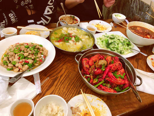 新年快乐（1）_1200字