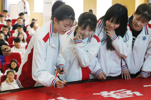 美丽的校园_150字