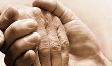 牵了手的手，不要轻易放开_900字