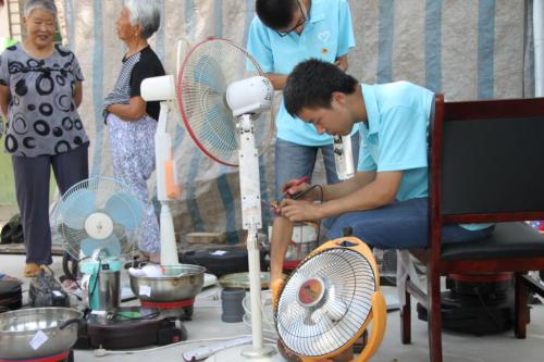 夏季夏季社会实践摘要：融合青年积极能量，建立一个美好的力量
